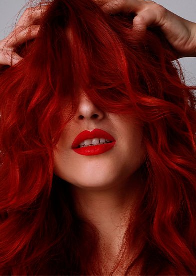 красные волосы фото